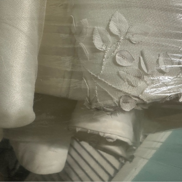 Elegant White Strapless Wedding Dress - Picture 11 of 14